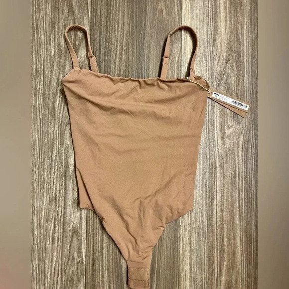 SKIMS | Fits everybody adaptive bodysuit | Color: Sienna Size XS - Picture 1 of 2
